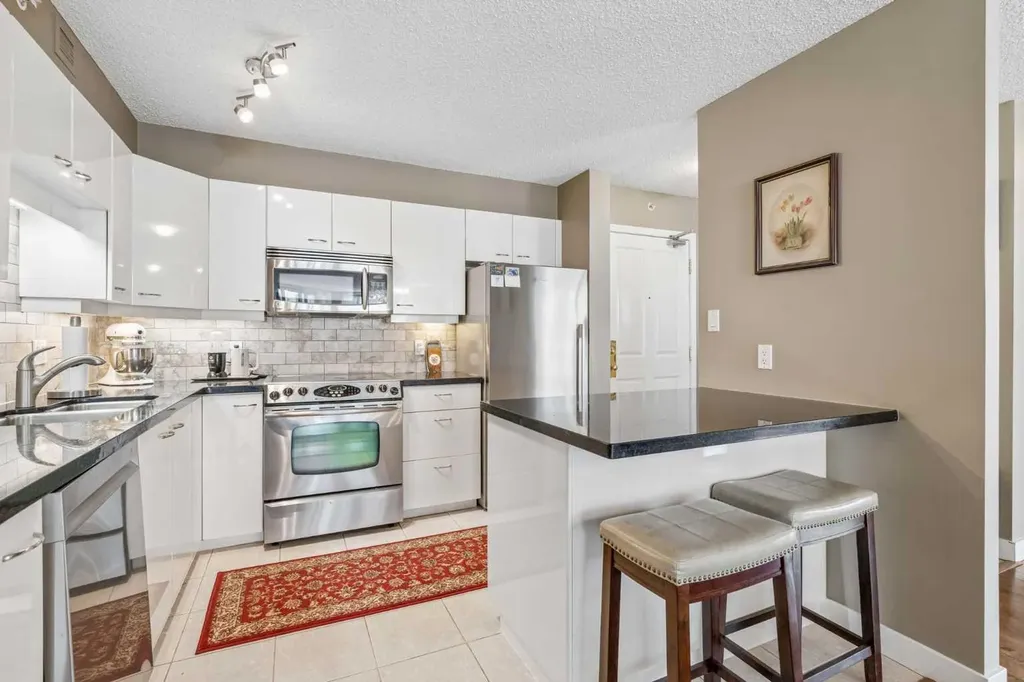 804 3 Avenue SW Calgary AB T2P 0G9