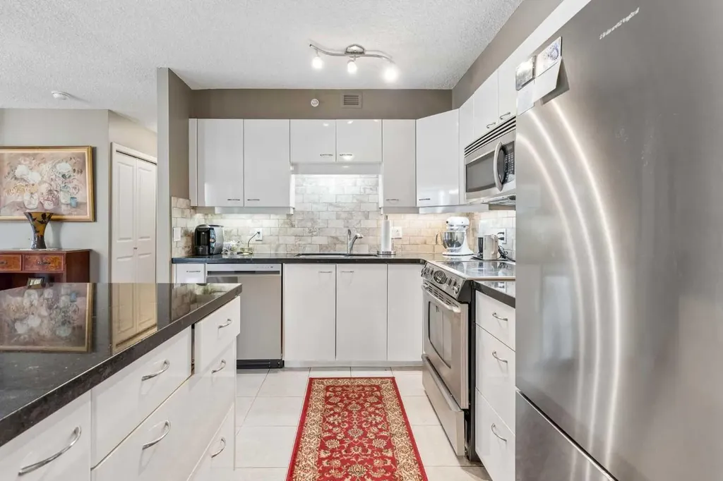 804 3 Avenue SW Calgary AB T2P 0G9