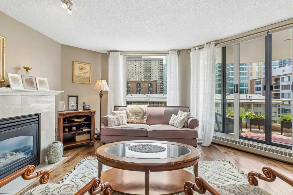 804 3 Avenue SW Calgary AB T2P 0G9