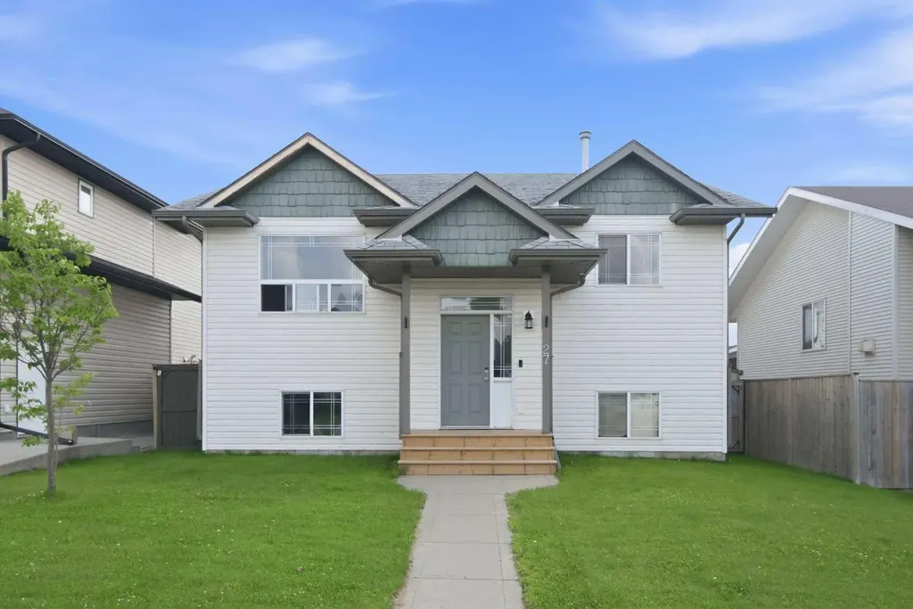 27 Iverson Close Red Deer AB T4R3M9