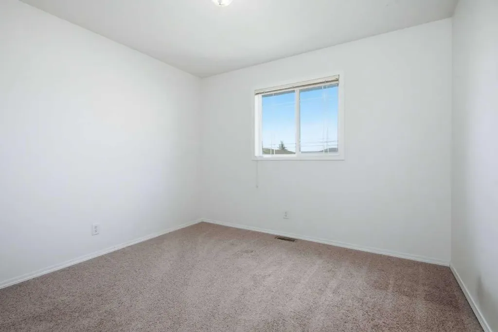 27 Iverson Close Red Deer AB T4R3M9
