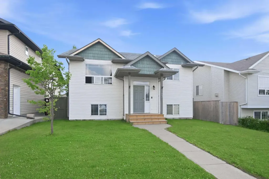 27 Iverson Close Red Deer AB T4R3M9