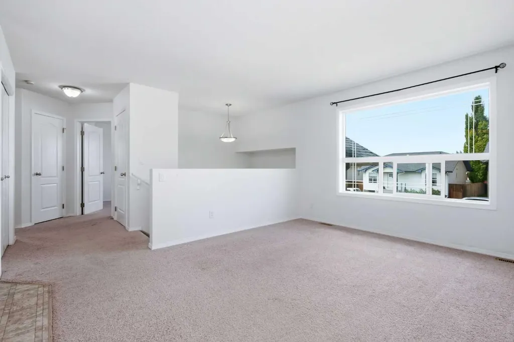 27 Iverson Close Red Deer AB T4R3M9