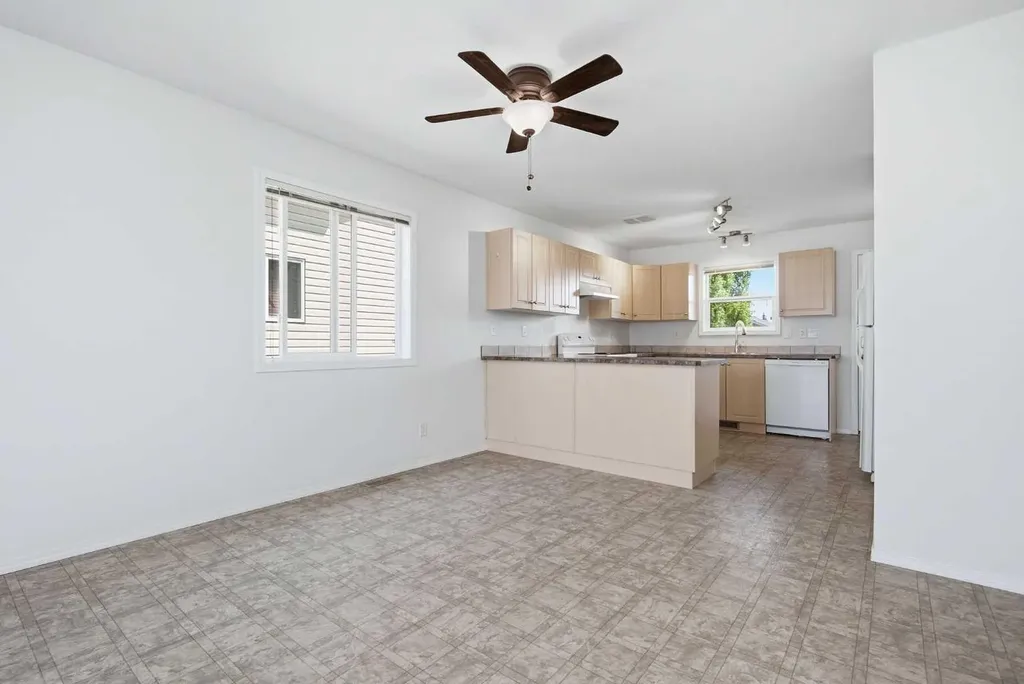 27 Iverson Close Red Deer AB T4R3M9