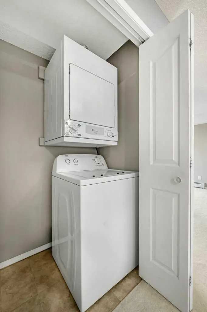 2518 Fish Creek Boulevard Calgary AB T2Y4T6