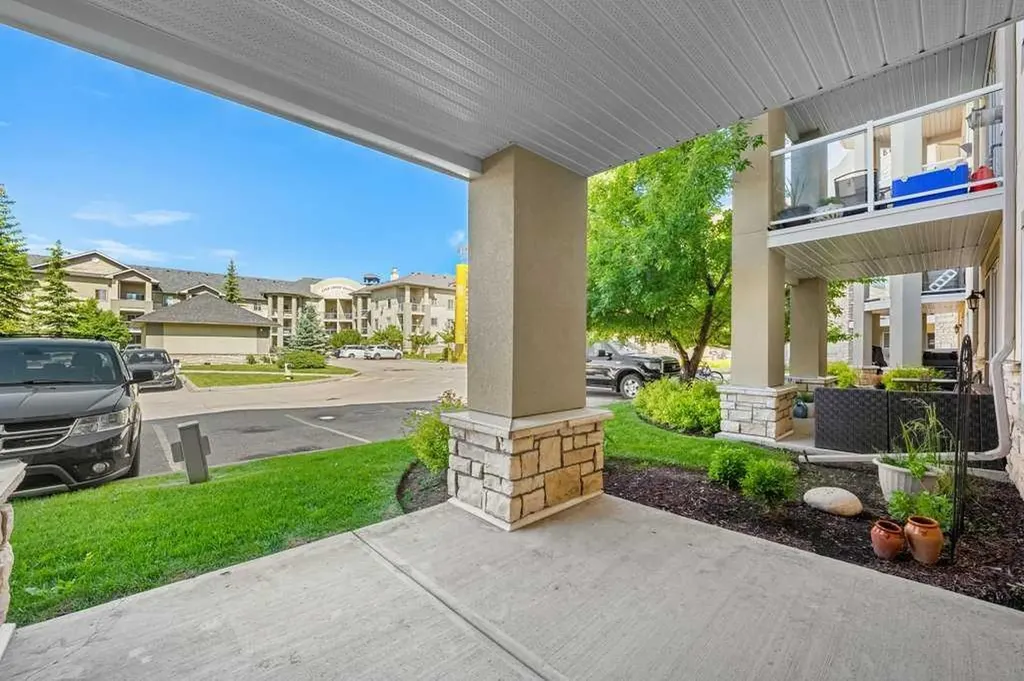 2518 Fish Creek Boulevard Calgary AB T2Y4T6