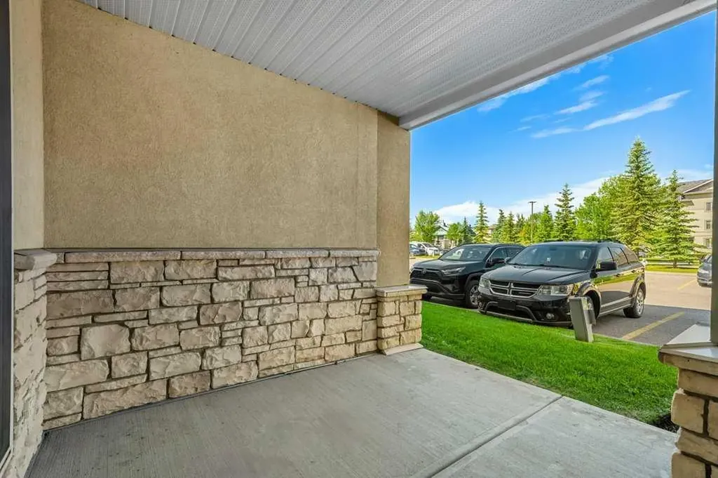 2518 Fish Creek Boulevard Calgary AB T2Y4T6