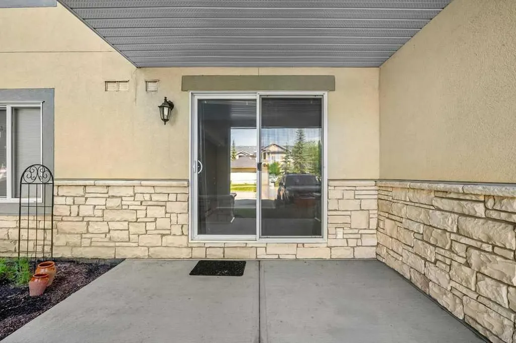 2518 Fish Creek Boulevard Calgary AB T2Y4T6