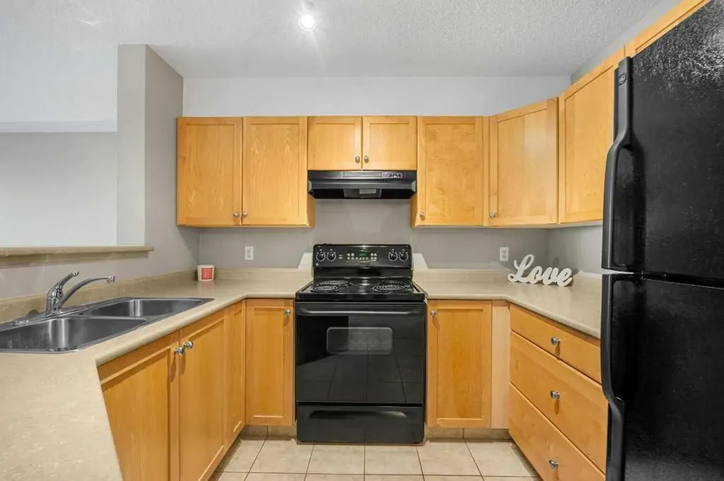 2518 Fish Creek Boulevard Calgary AB T2Y4T6