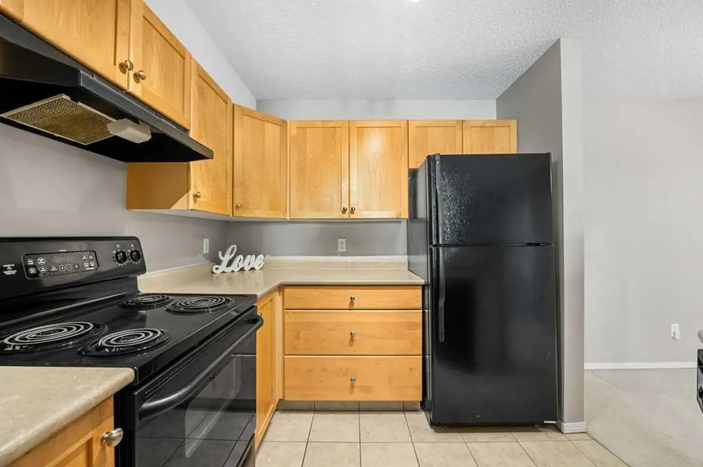 2518 Fish Creek Boulevard Calgary AB T2Y4T6