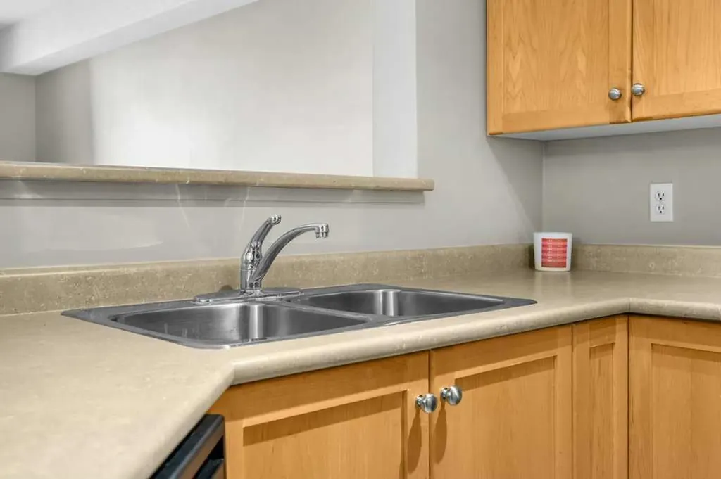 2518 Fish Creek Boulevard Calgary AB T2Y4T6