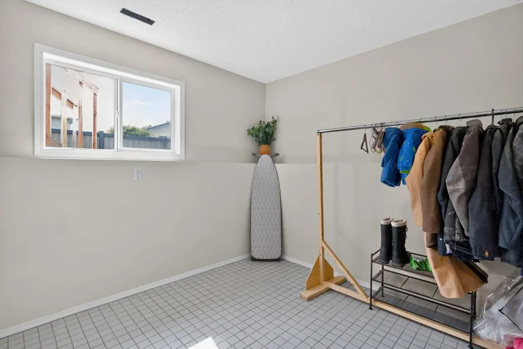 6602 98c Street Grande Prairie AB T8W 2T4
