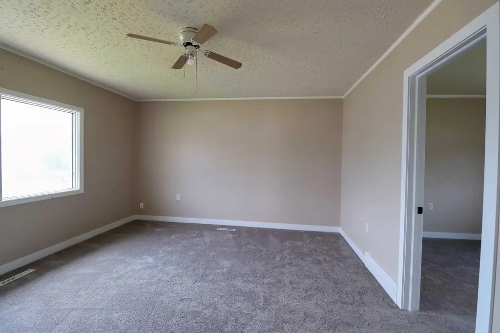 5023 42 Avenue Taber AB T1G 1A6