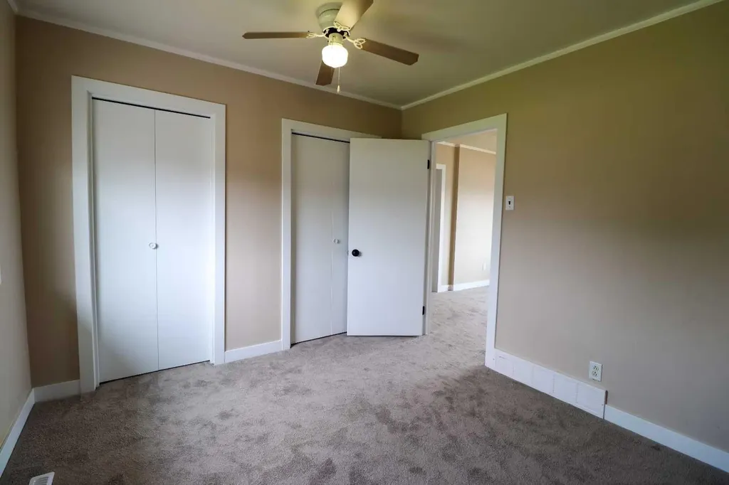 5023 42 Avenue Taber AB T1G 1A6