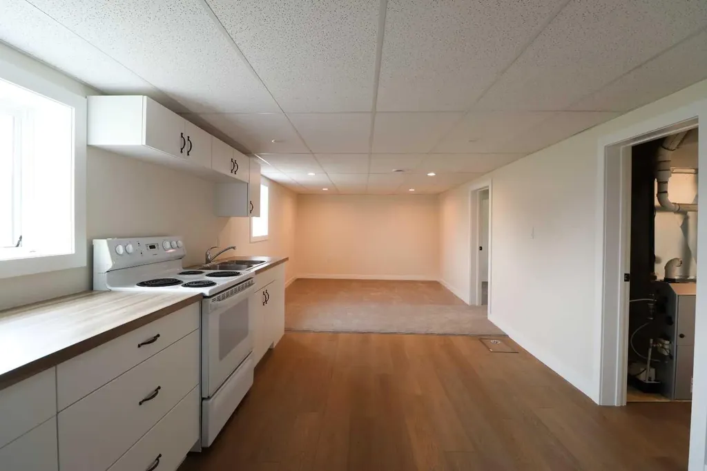 5023 42 Avenue Taber AB T1G 1A6