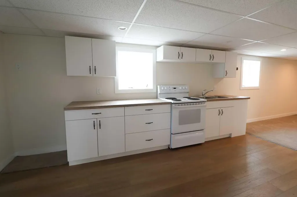 5023 42 Avenue Taber AB T1G 1A6