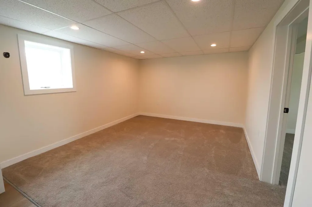 5023 42 Avenue Taber AB T1G 1A6