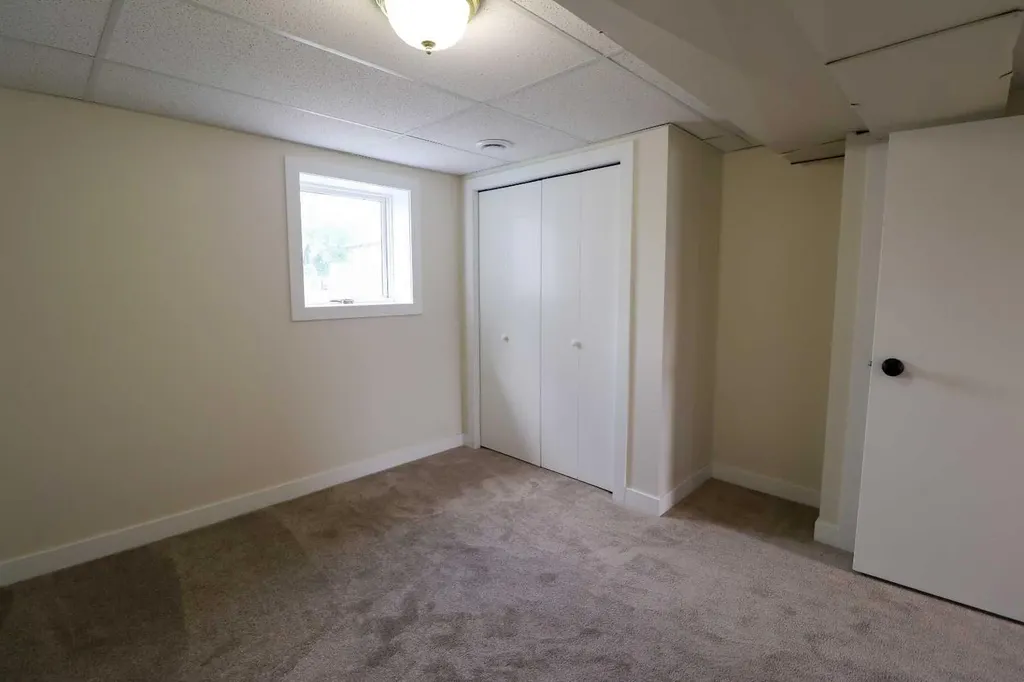 5023 42 Avenue Taber AB T1G 1A6