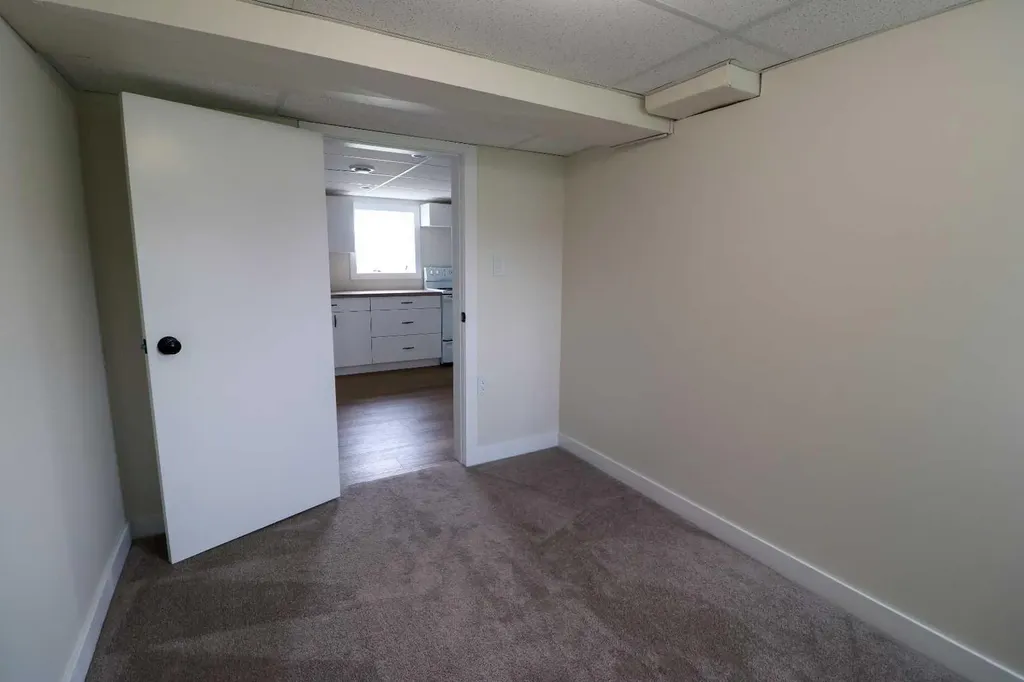 5023 42 Avenue Taber AB T1G 1A6