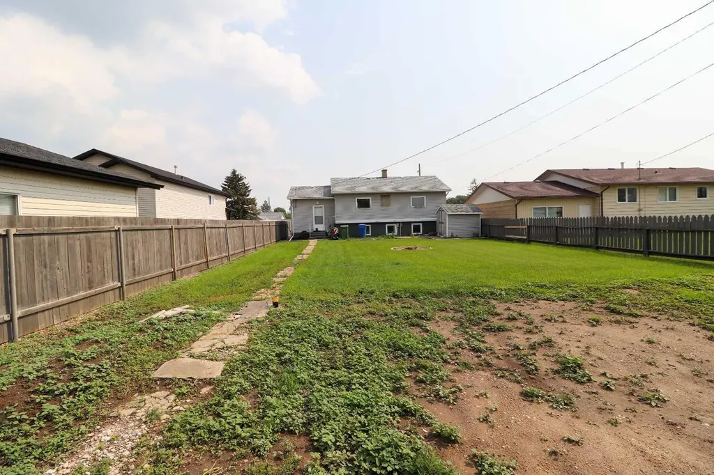 5023 42 Avenue Taber AB T1G 1A6