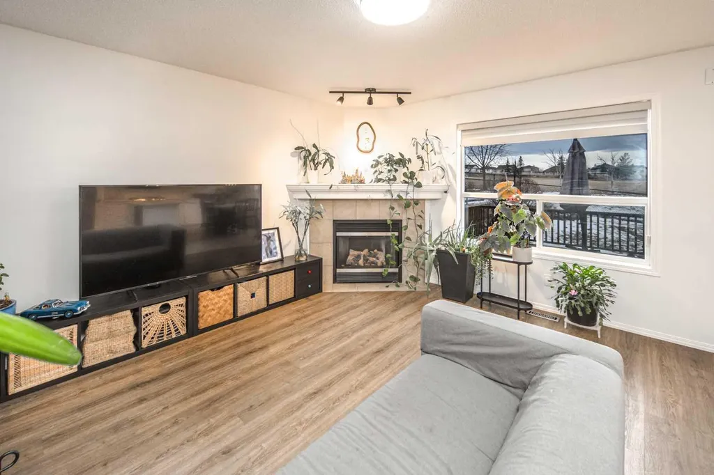 262 Panamount Close NW Calgary AB T3K 5P6