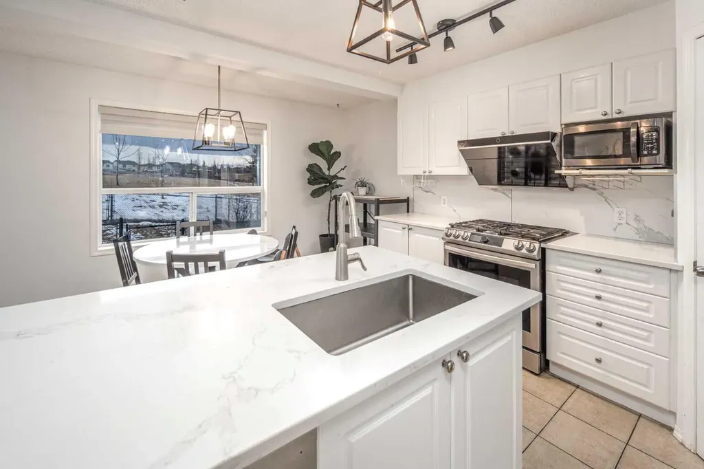 262 Panamount Close NW Calgary AB T3K 5P6