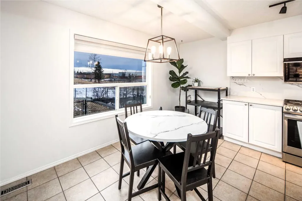 262 Panamount Close NW Calgary AB T3K 5P6