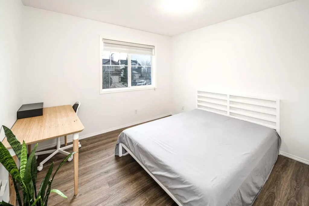 262 Panamount Close NW Calgary AB T3K 5P6