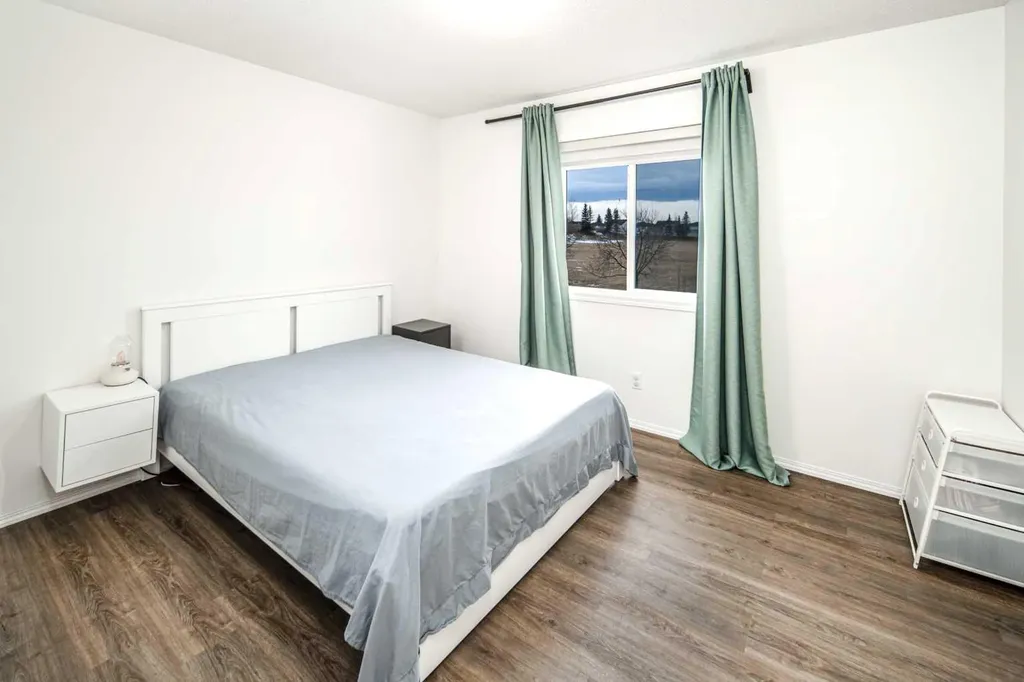 262 Panamount Close NW Calgary AB T3K 5P6