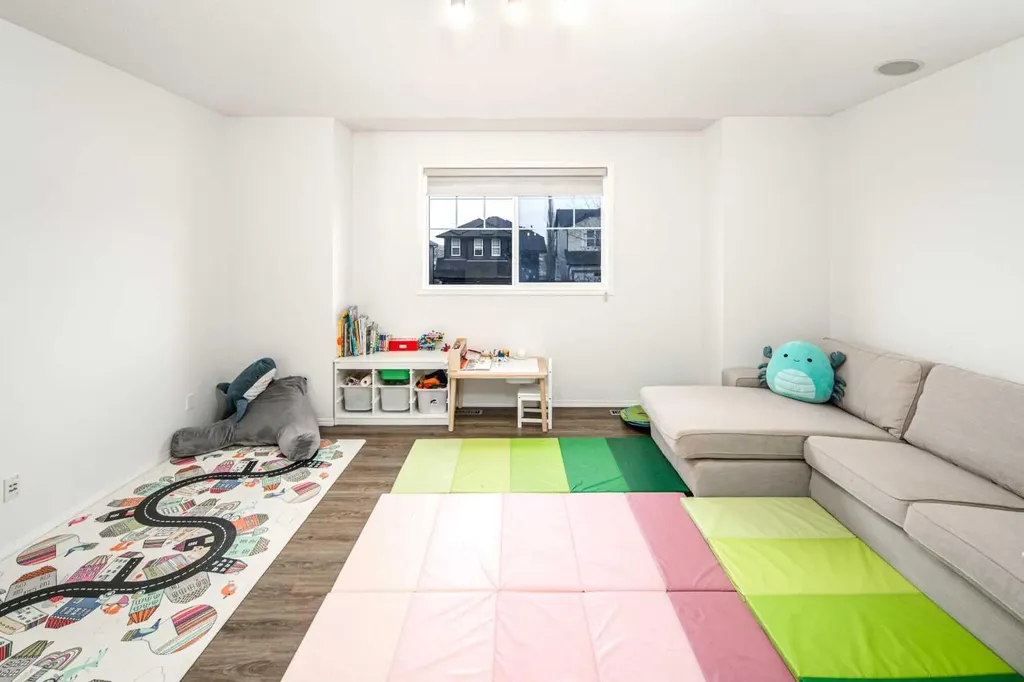 262 Panamount Close NW Calgary AB T3K 5P6