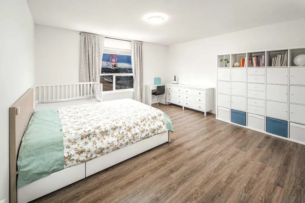 262 Panamount Close NW Calgary AB T3K 5P6
