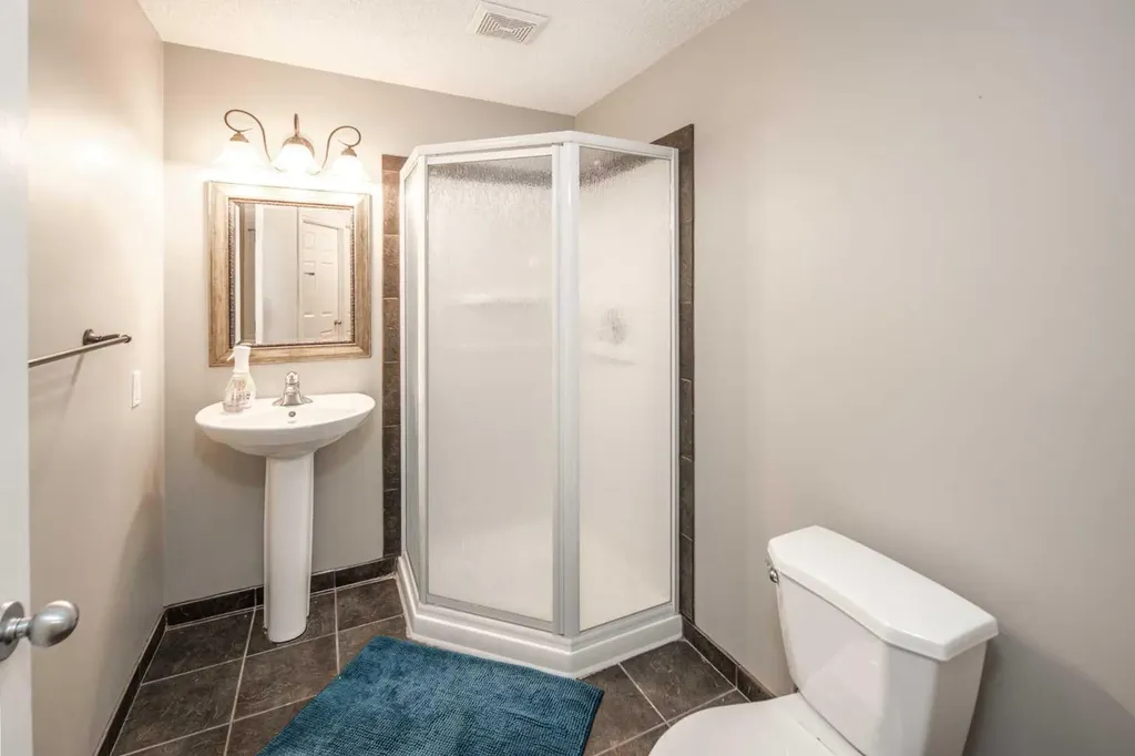 262 Panamount Close NW Calgary AB T3K 5P6