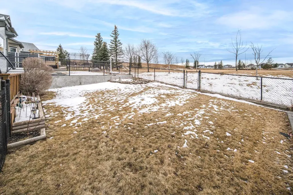 262 Panamount Close NW Calgary AB T3K 5P6