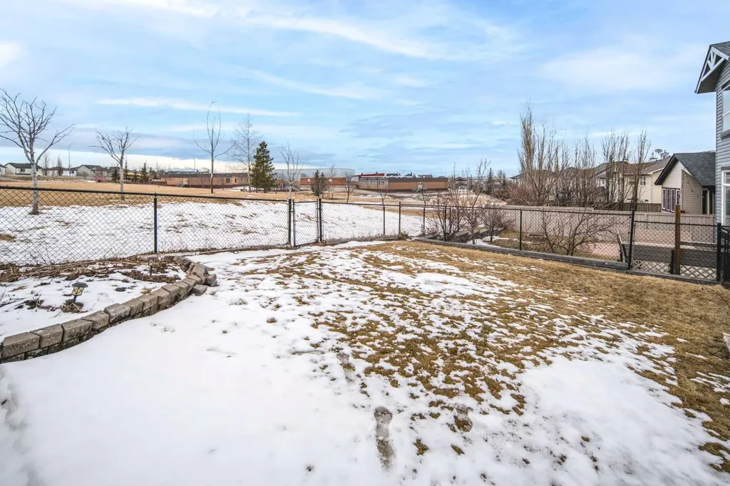 262 Panamount Close NW Calgary AB T3K 5P6