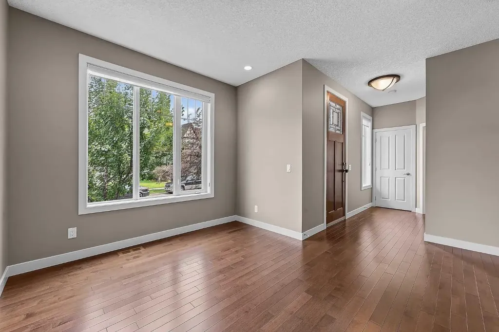 47 Elgin Meadows Road SE Calgary AB T2Z 0S1