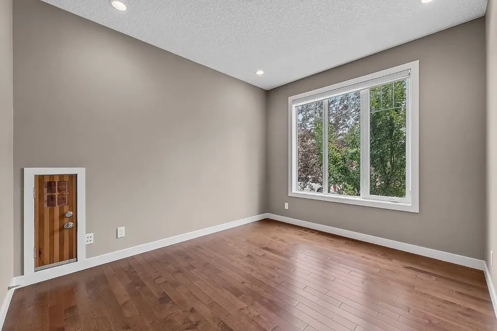 47 Elgin Meadows Road SE Calgary AB T2Z 0S1
