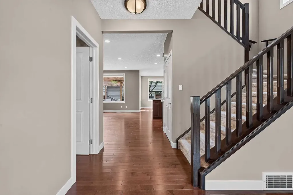 47 Elgin Meadows Road SE Calgary AB T2Z 0S1