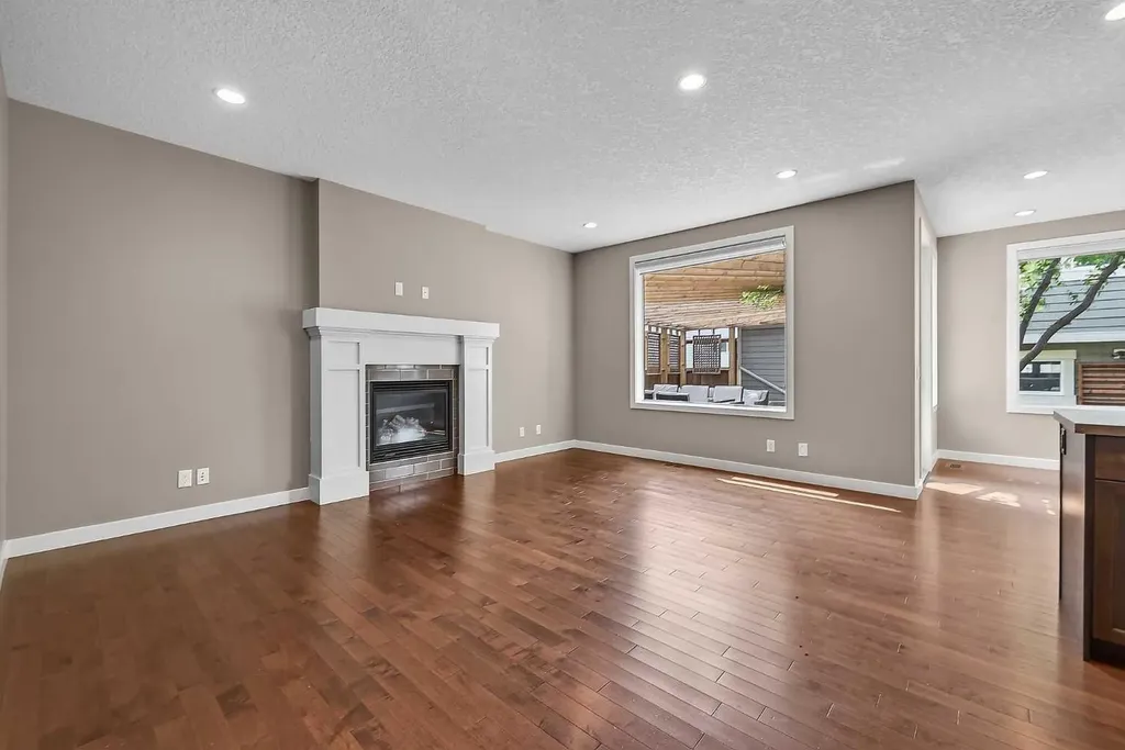47 Elgin Meadows Road SE Calgary AB T2Z 0S1