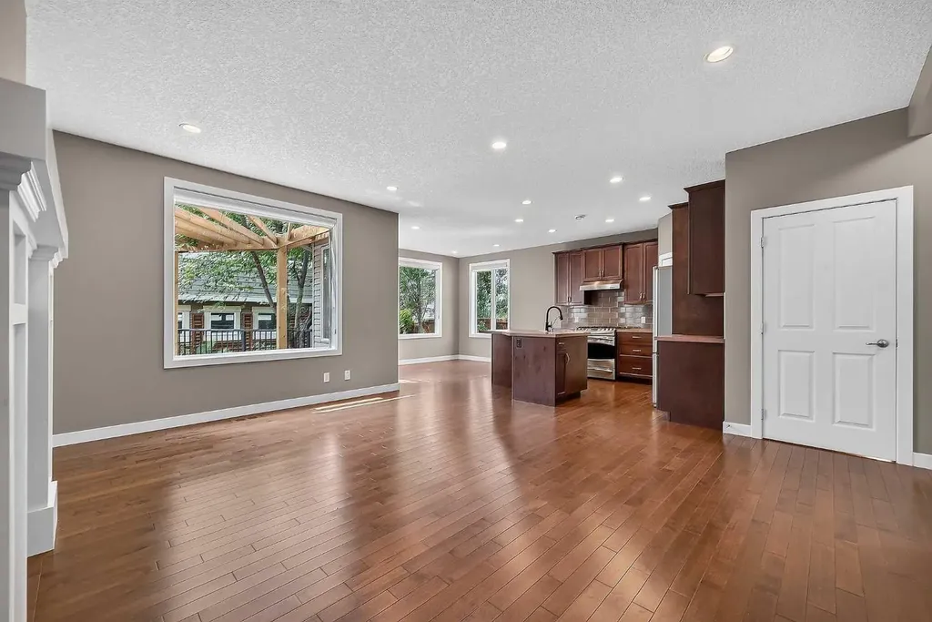 47 Elgin Meadows Road SE Calgary AB T2Z 0S1