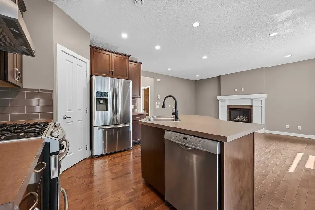 47 Elgin Meadows Road SE Calgary AB T2Z 0S1