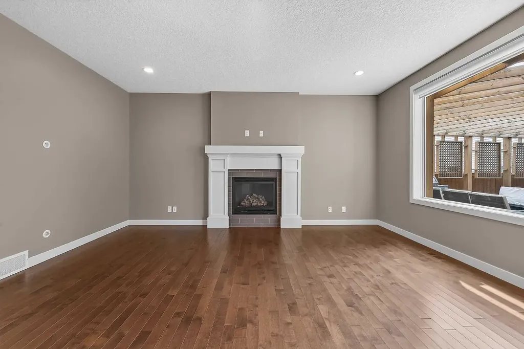 47 Elgin Meadows Road SE Calgary AB T2Z 0S1