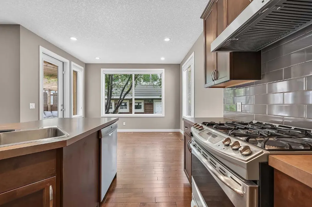 47 Elgin Meadows Road SE Calgary AB T2Z 0S1