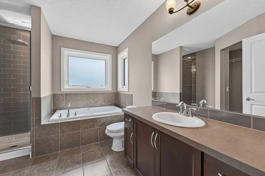 47 Elgin Meadows Road SE Calgary AB T2Z 0S1