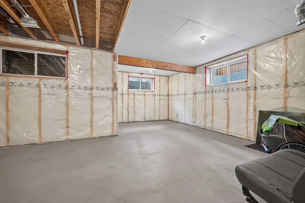 47 Elgin Meadows Road SE Calgary AB T2Z 0S1