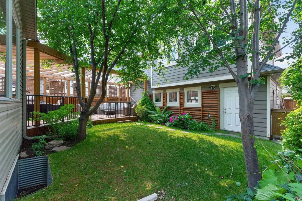 47 Elgin Meadows Road SE Calgary AB T2Z 0S1