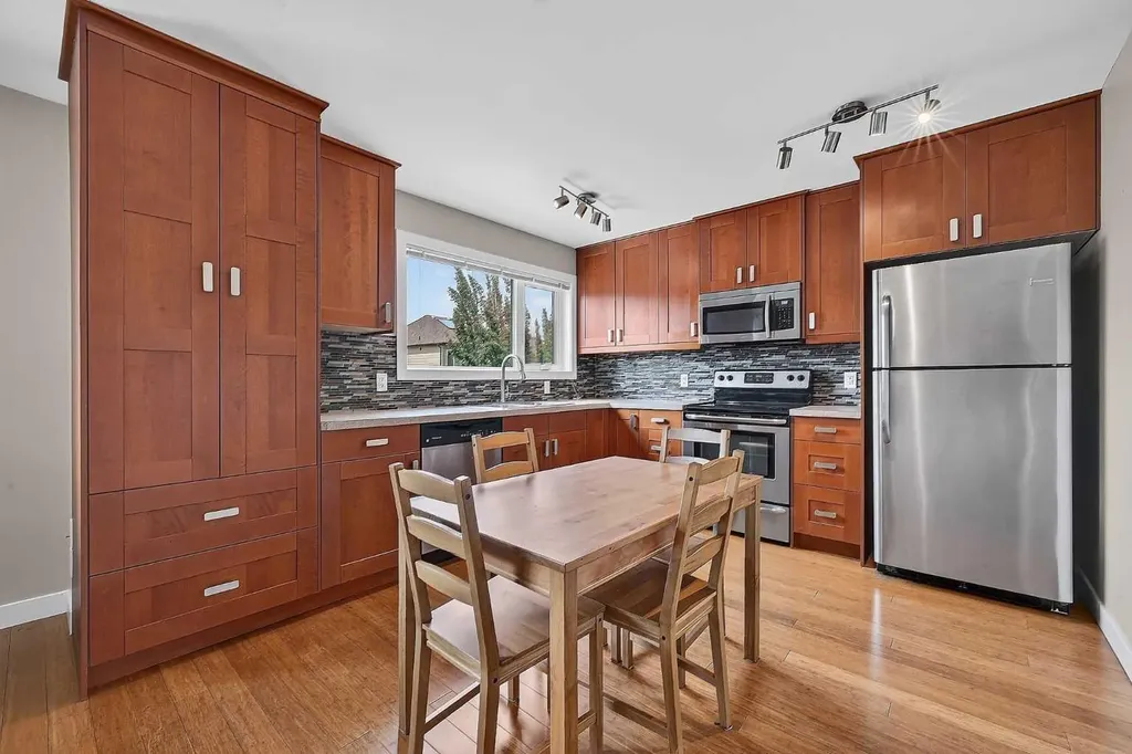 47 Elgin Meadows Road SE Calgary AB T2Z 0S1