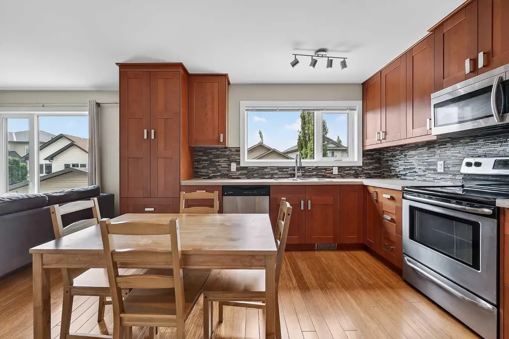 47 Elgin Meadows Road SE Calgary AB T2Z 0S1