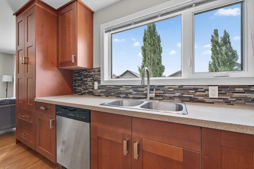 47 Elgin Meadows Road SE Calgary AB T2Z 0S1