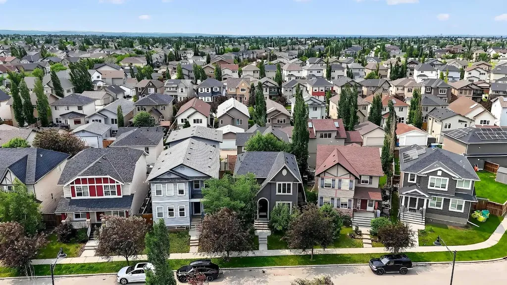 47 Elgin Meadows Road SE Calgary AB T2Z 0S1