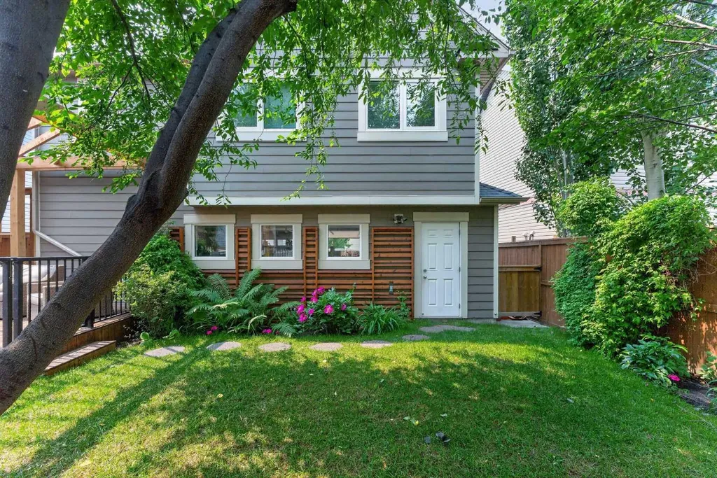 47 Elgin Meadows Road SE Calgary AB T2Z 0S1